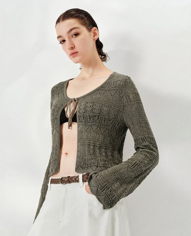  URBAN REVIVO - Áo khoác cardigan nữ đan móc thắt nơ 