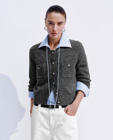  URBAN REVIVO - Áo khoác cardigan nữ đính nút kim loại 