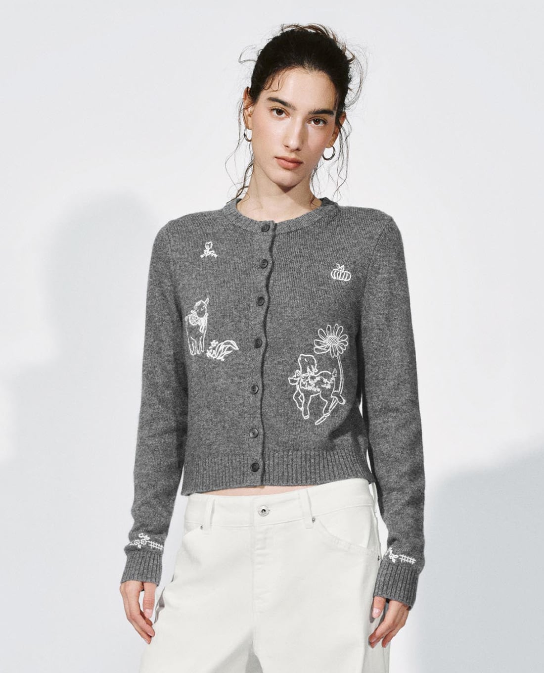 URBAN REVIVO - Áo khoác cardigan nữ cổ tròn tay dài dệt họa tiết