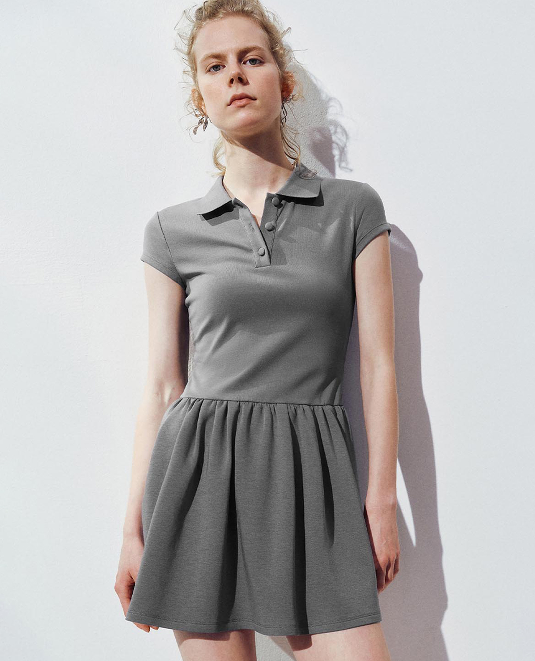 URBAN REVIVO - Đầm polo mini tay ngắn dáng xòe