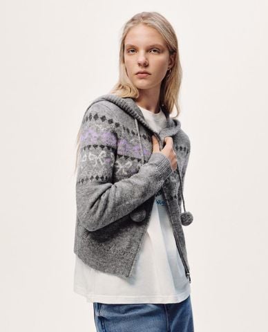  URBAN REVIVO - Áo khoác dệt kim nữ phối mũ họa tiết nordic 