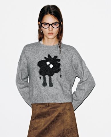  URBAN REVIVO - Áo dệt kim nữ cổ tròn tay dài thêu họa tiết 