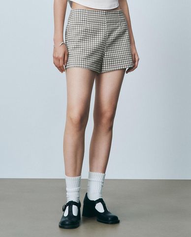  URBAN REVIVO - Quần short ngắn nữ lưng cao sọc caro 