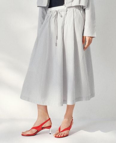  URBAN REVIVO - Chân váy phom suông midi kẻ sọc 