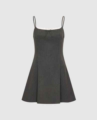  URBAN REVIVO - Đầm hai dây mini xếp li cổ ren kẻ sọc 