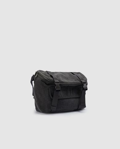  URBAN REVIVO - Túi đeo chéo nam phom chữ nhật cá tính 