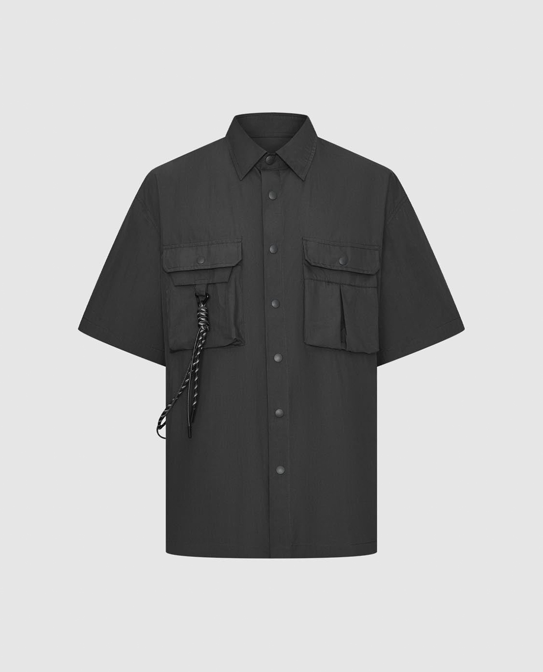 URBAN REVIVO - Áo sơ mi nam cổ bẻ tay ngắn phối túi