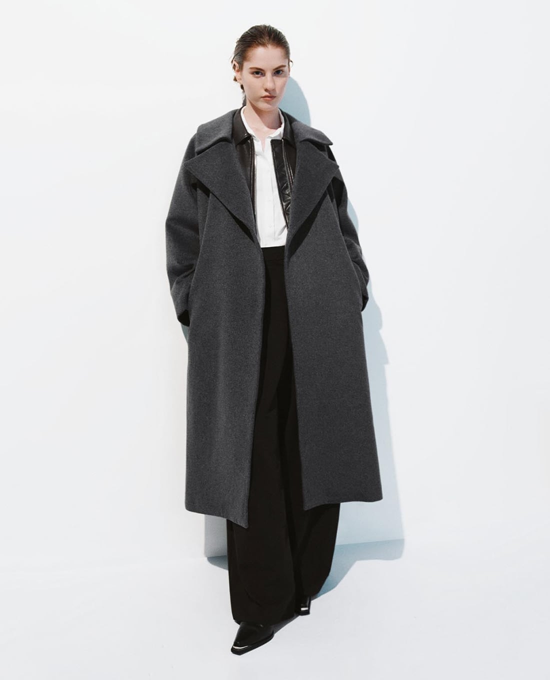 URBAN REVIVO - Áo khoác măng tô nữ dáng dài phối đai lưng