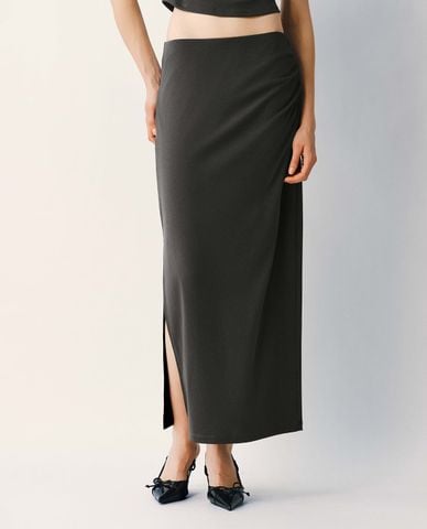  URBAN REVIVO - Chân váy phom suông midi xẻ tà 