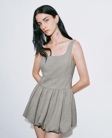  URBAN REVIVO - Đầm hai dây mini cổ vuông 