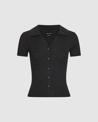  URBAN REVIVO - Áo dệt kim nữ cổ bẻ tay ngắn phối nút 