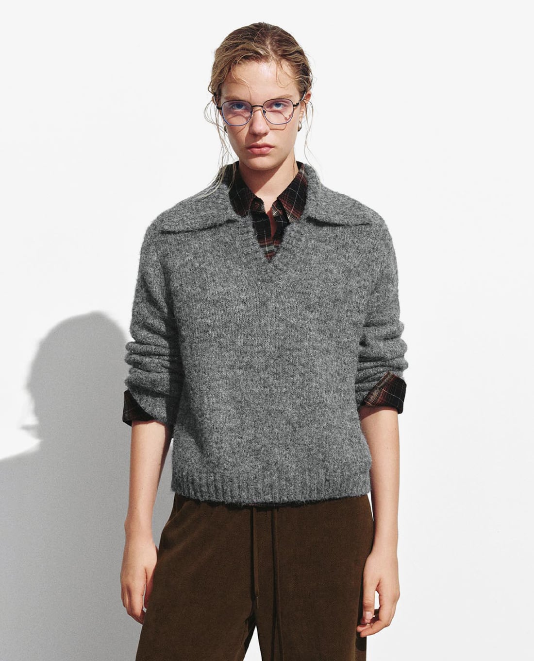 URBAN REVIVO - Áo dệt kim nữ cổ bẻ tay dài thanh lịch