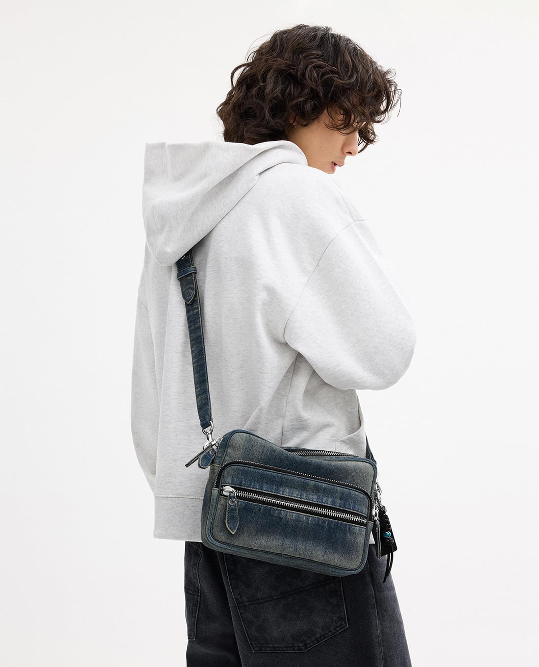 COACH - Túi đeo chéo nam Dakota In Cotton Denim With Charms