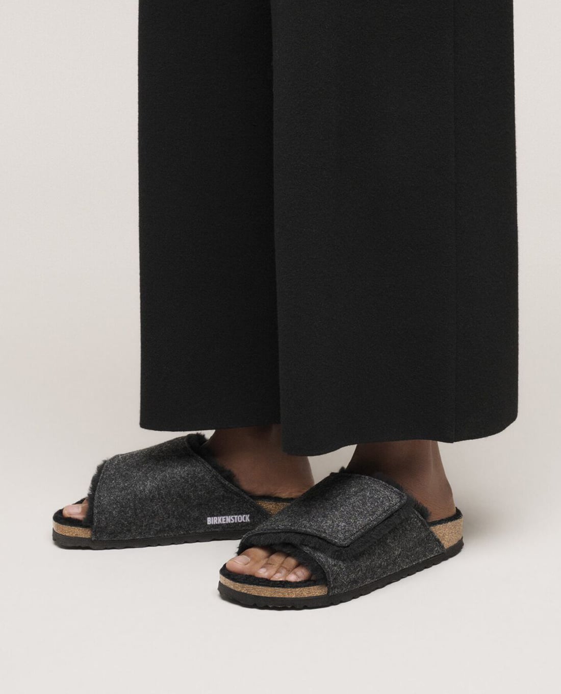 BIRKENSTOCK - Dép nữ quai ngang Solana Shearling