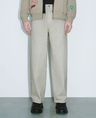  URBAN REVIVO - Quần jeans nam ống rộng hiện đại 