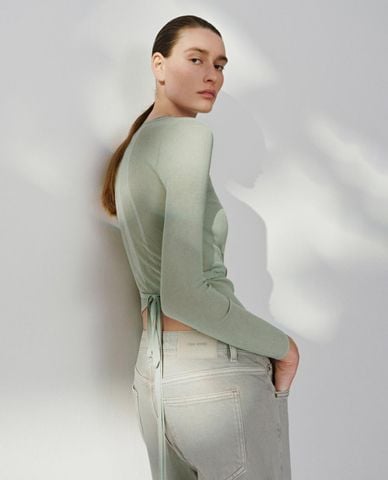  URBAN REVIVO - Áo dệt kim nữ cổ tròn tay dài buộc dây eo 