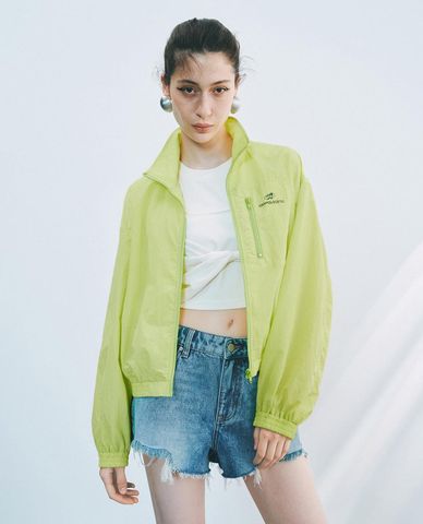  URBAN REVIVO - Áo khoác gió nữ cổ bẻ tay dài phối khóa zip 