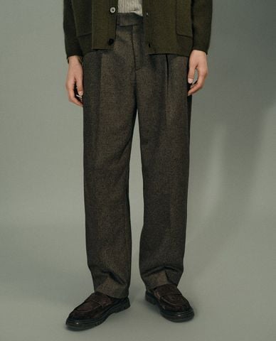  URBAN REVIVO - Quần nam ống rộng xếp li 