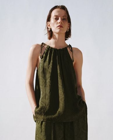  URBAN REVIVO - Áo kiểu nữ cổ yếm họa tiết paisley 