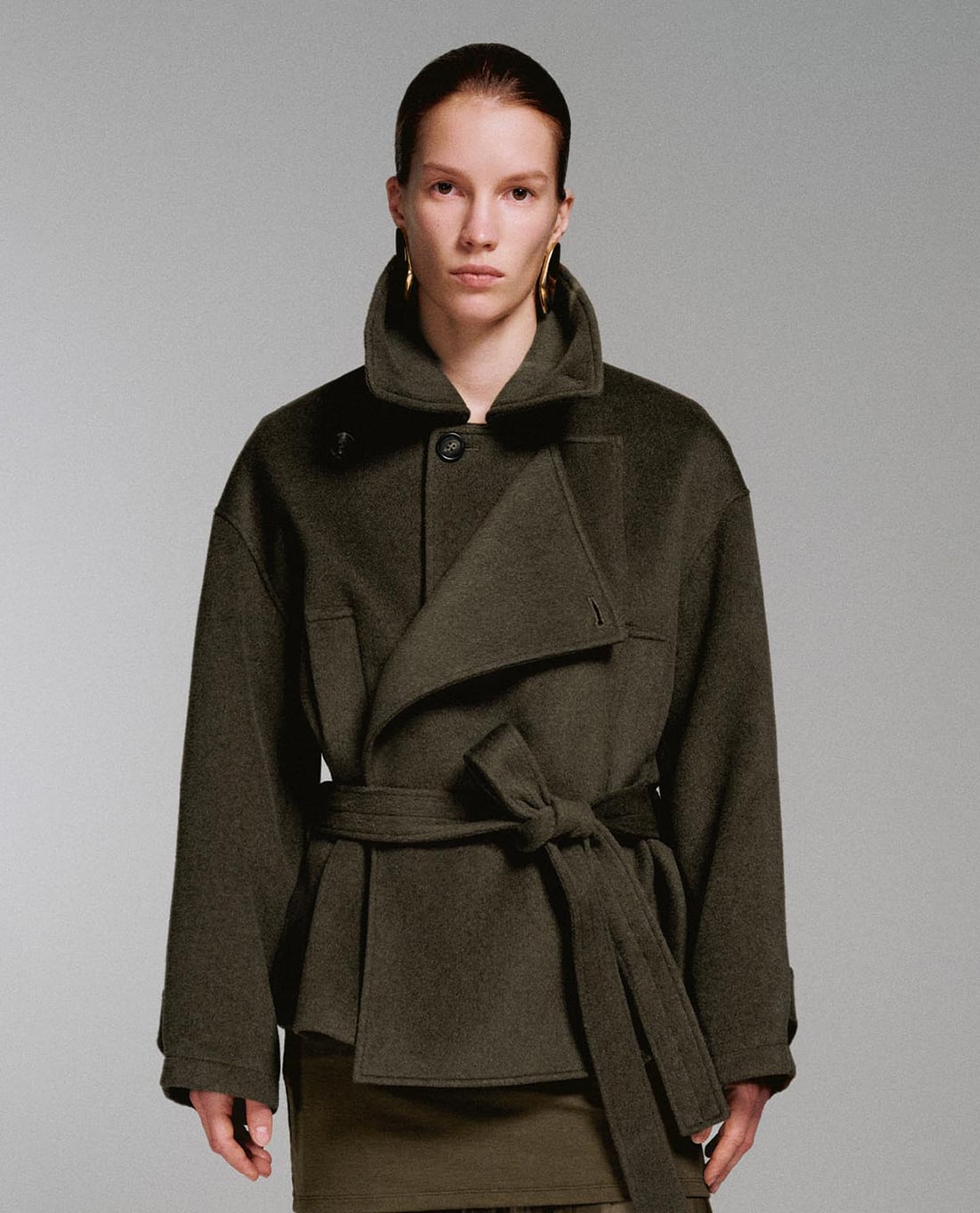 URBAN REVIVO - Áo khoác măng tô nữ cổ bẻ thắt đai