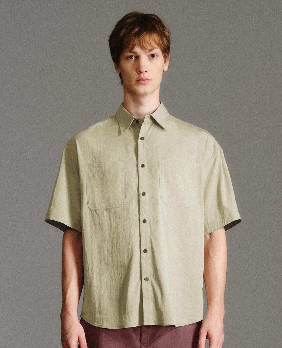 URBAN REVIVO - Áo sơ mi nam cổ bẻ tay ngắn phối túi hộp