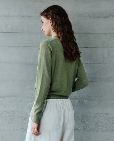  URBAN REVIVO - Áo dệt kim nữ tay dài phối nút 