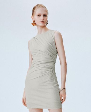  URBAN REVIVO - Đầm sát nách mini xếp li phom ôm 