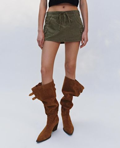  URBAN REVIVO - Chân váy chữ A mini túi hộp 