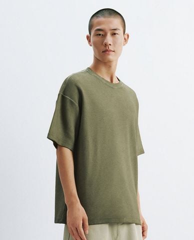  URBAN REVIVO - Áo thun nam cổ tròn tay ngắn 