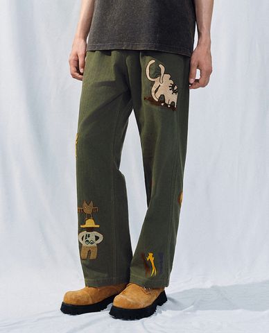  URBAN REVIVO - Quần nam ống đứng lưng thun 