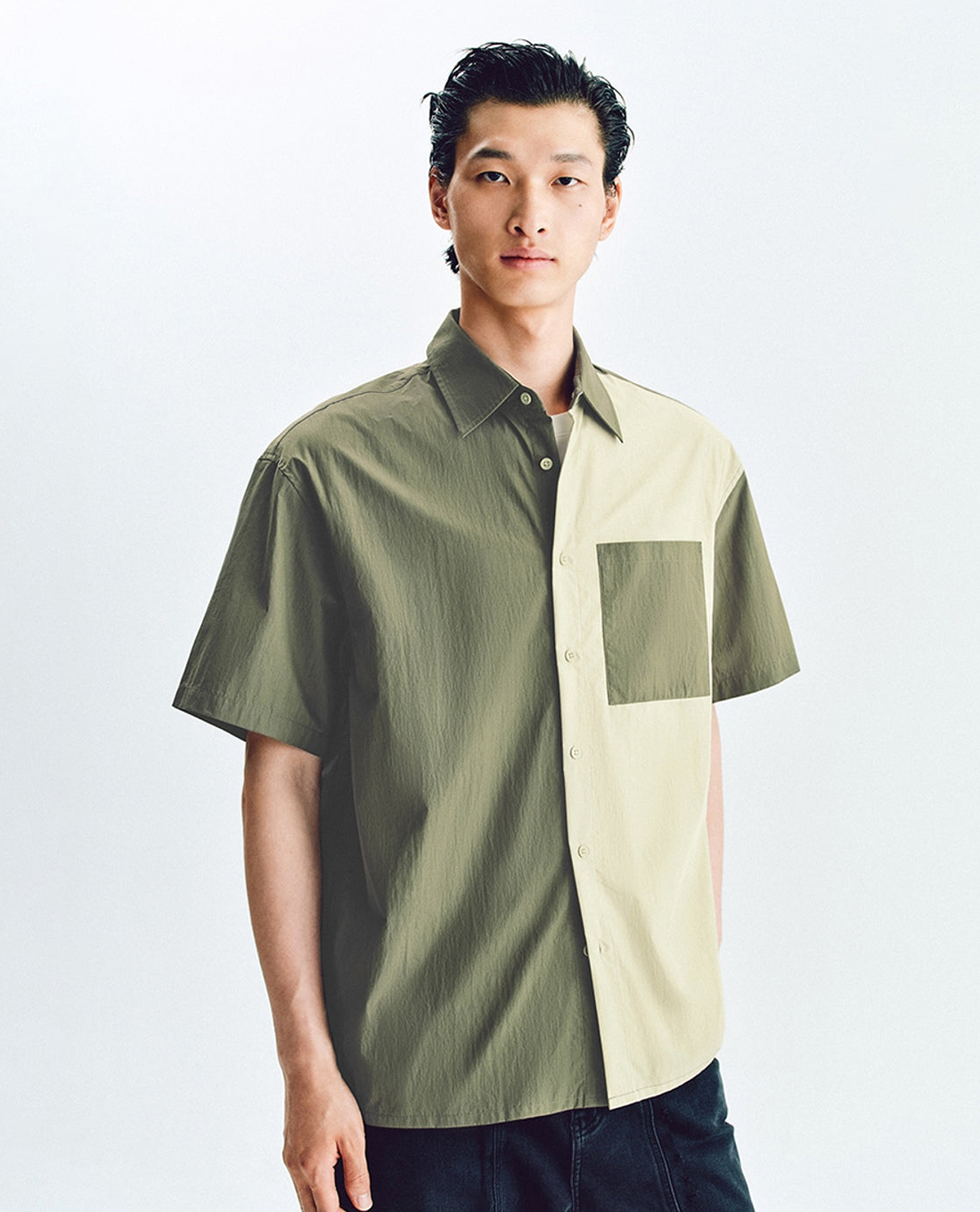 URBAN REVIVO - Áo sơ mi nam tay ngắn phối màu tương phản