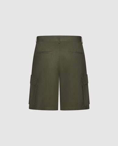  URBAN REVIVO - Quần short nam ngang gối phối túi hộp 