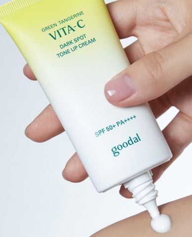 GOODAL - Kem chống nắng nâng tone Green Tangerine Vita C Dark Spot 