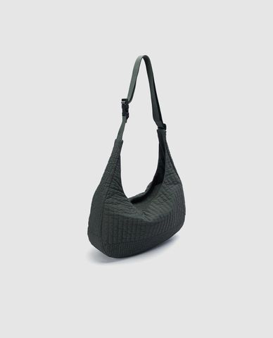  URBAN REVIVO - Túi đeo chéo nam hình bán nguyệt 