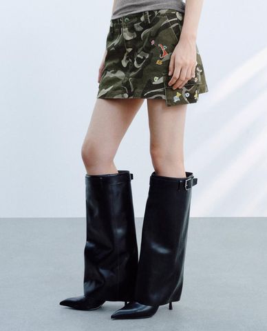  URBAN REVIVO - Chân váy chữ A mini phối túi hộp 