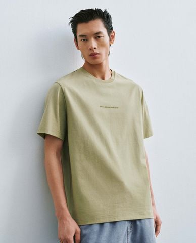  URBAN REVIVO - Áo thun nam cổ tròn tay ngắn trẻ trung 