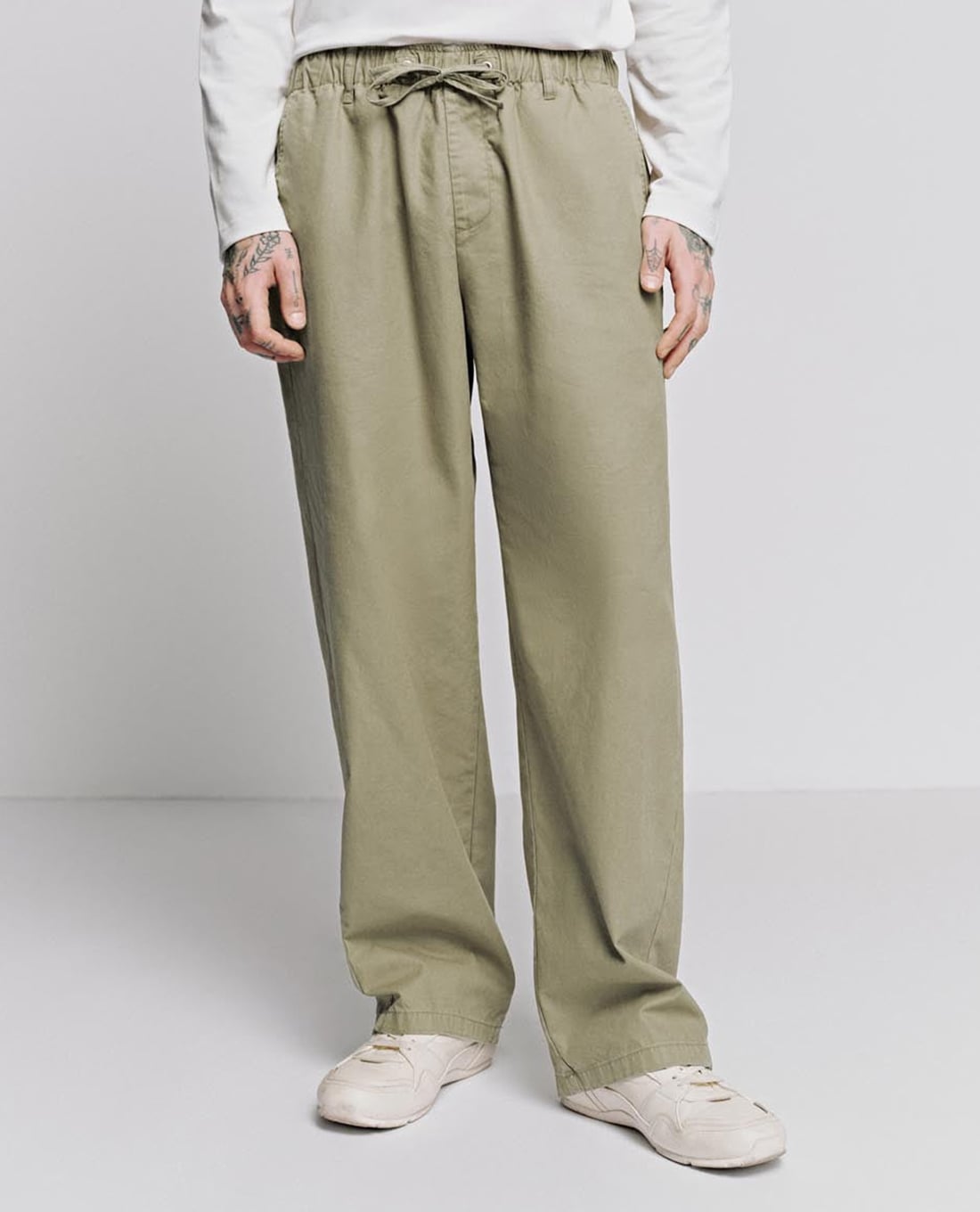 URBAN REVIVO - Quần nam ống đứng lưng thun