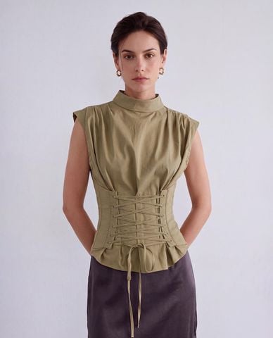  URBAN REVIVO - Áo sát nách nữ cổ cao phối dây đan 