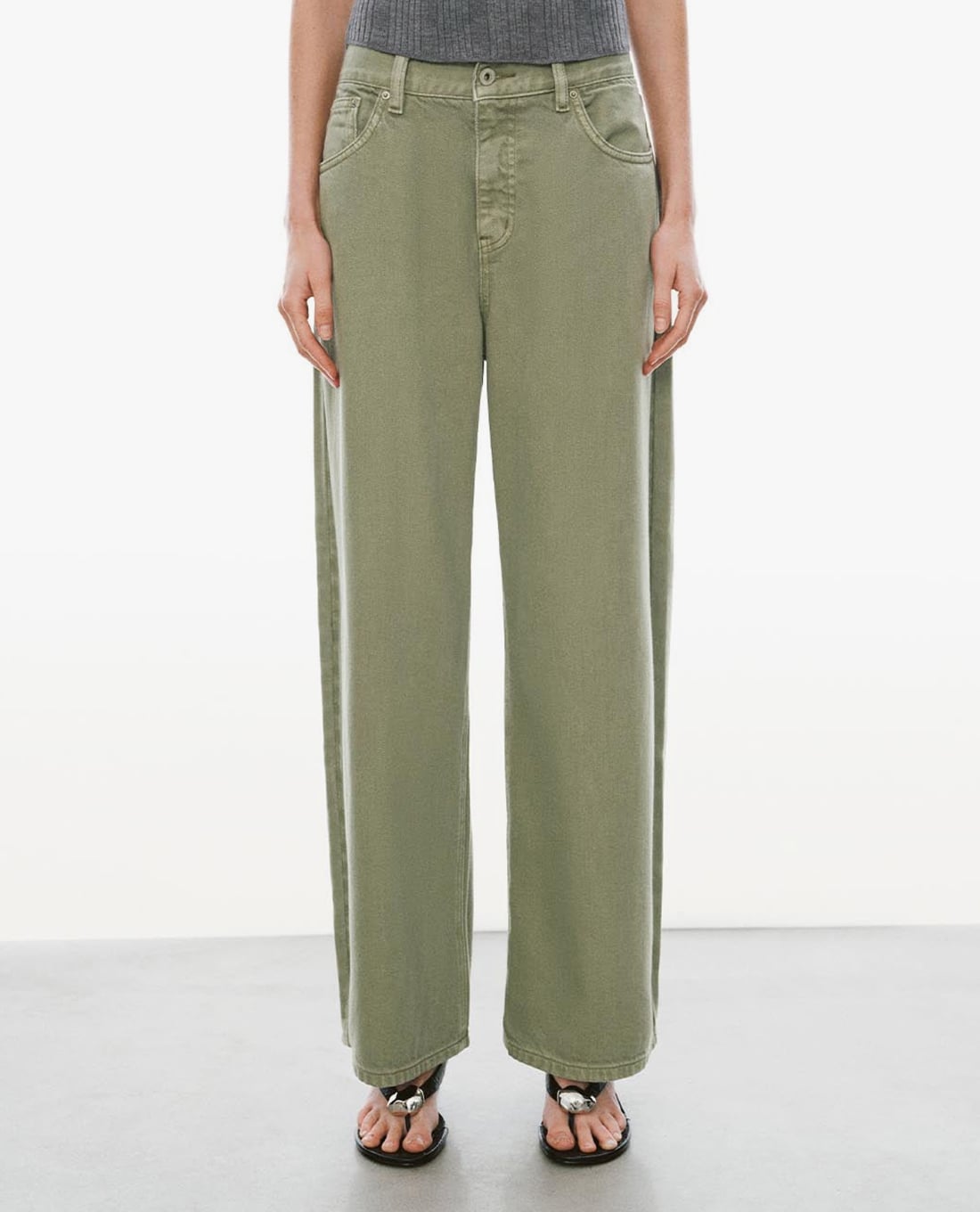 URBAN REVIVO - Quần jeans nữ ống đứng thanh lịch