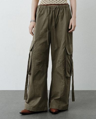  URBAN REVIVO - Quần nữ ống rộng lưng thun túi hộp 