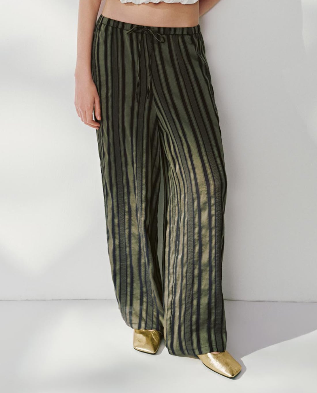 URBAN REVIVO - Quần nữ ống rộng phối sọc