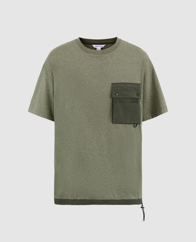  URBAN REVIVO - Áo thun nam cổ tròn tay ngắn phối túi hộp 