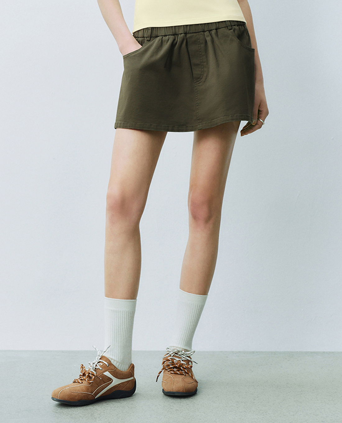 URBAN REVIVO - Chân váy chữ A mini lưng thun