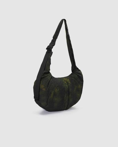  URBAN REVIVO - Túi đeo chéo nam hình bán nguyệt 