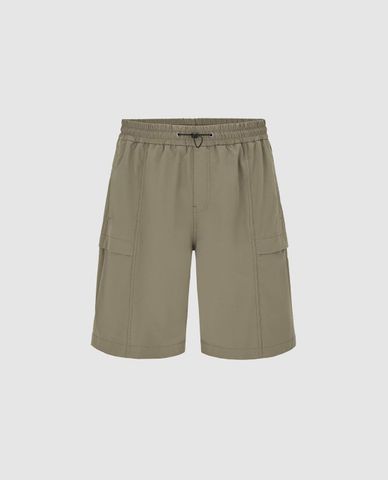  URBAN REVIVO - Quần short nam ống rộng lưng thun 