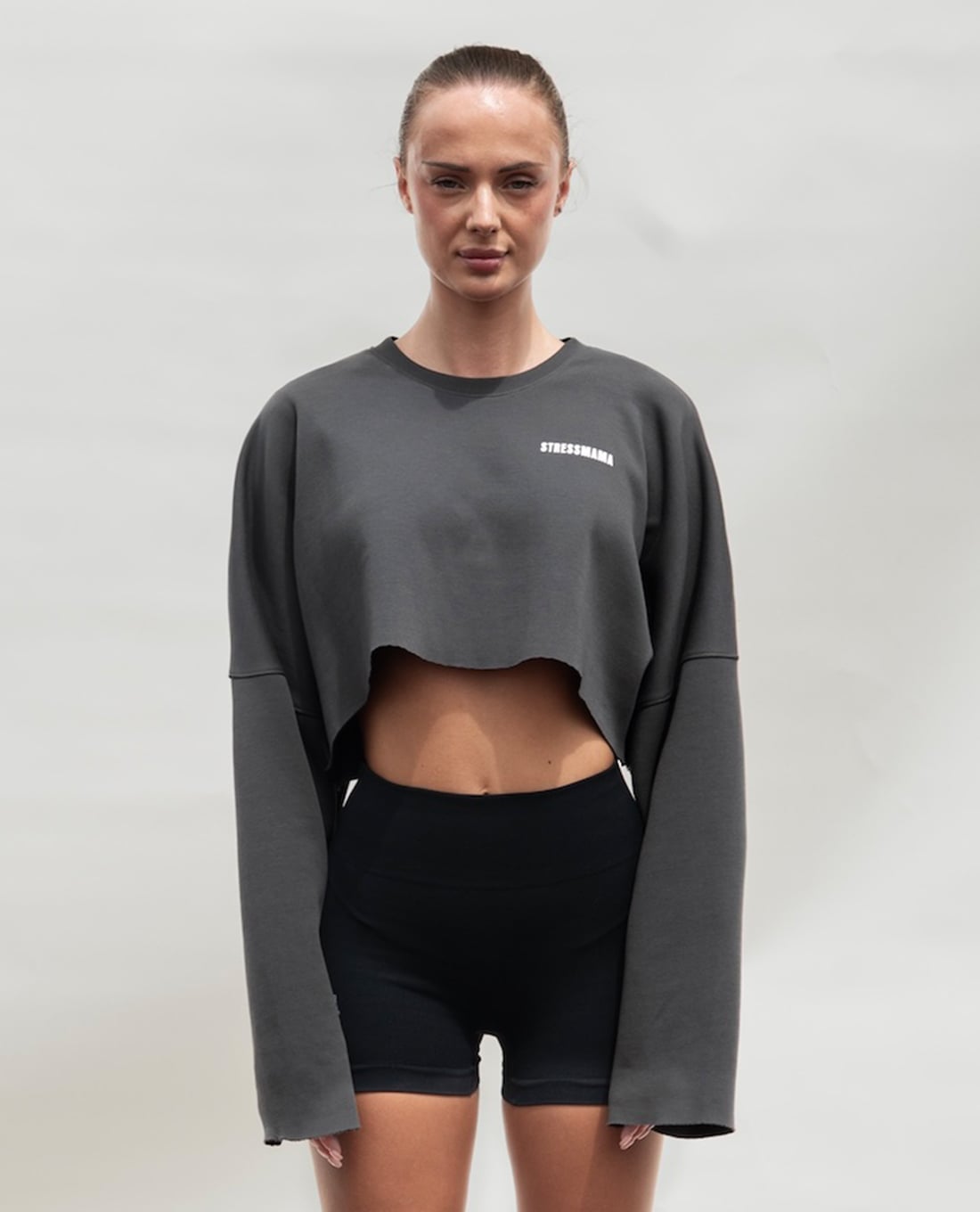 STRESSMAMA - Áo croptop nữ cổ tròn tay dài in logo Coach