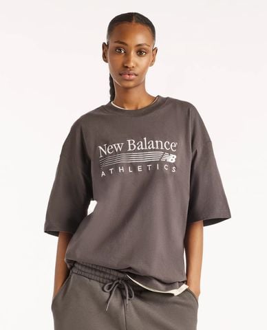  NEW BALANCE - Áo thun nữ tay ngắn Trackside Oversized V2 
