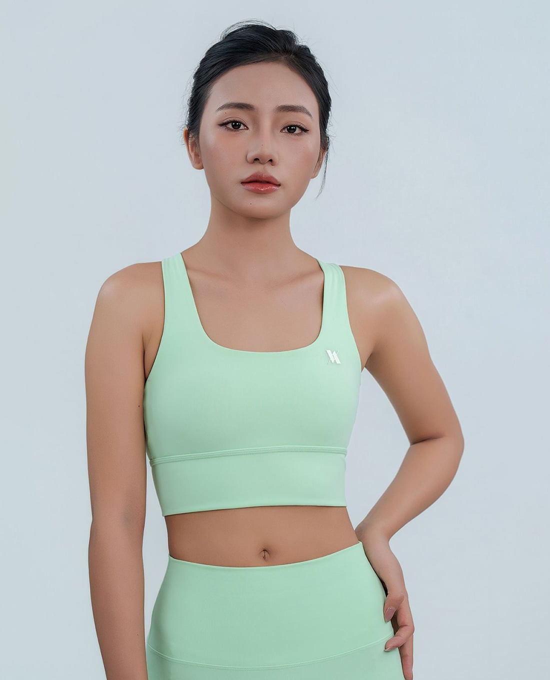 AZURA - Áo bra thể thao nữ cổ vuông dây đan