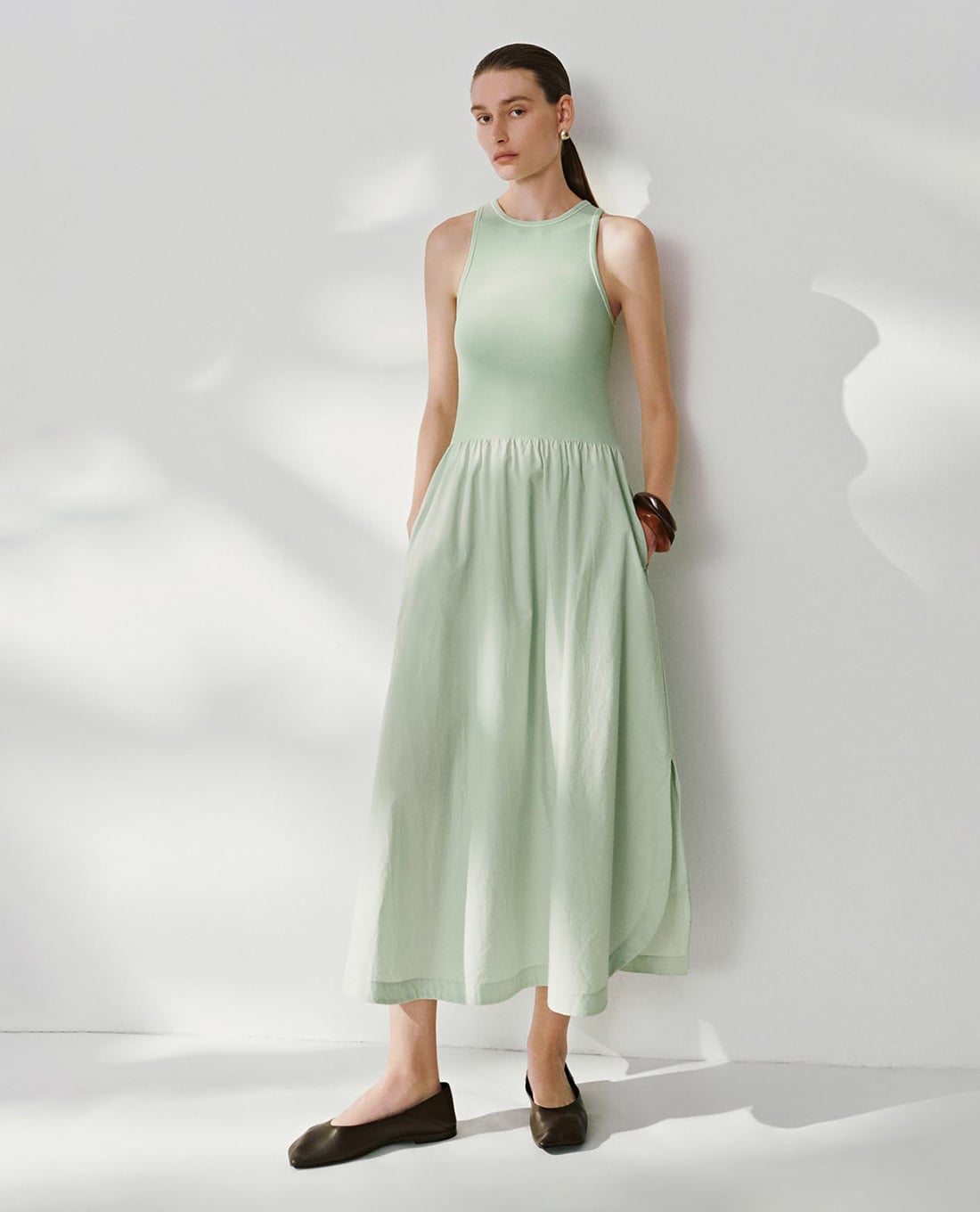 URBAN REVIVO - Đầm sát nách midi dáng xoè