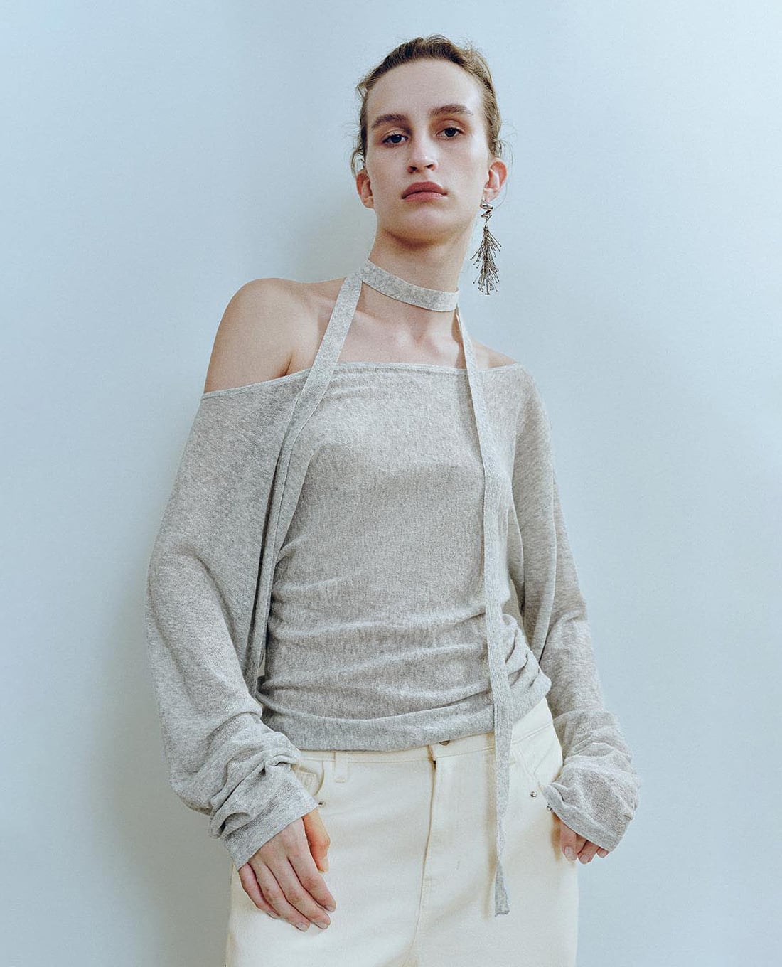 URBAN REVIVO - Áo dệt kim nữ lệch vai phối dây choàng cổ